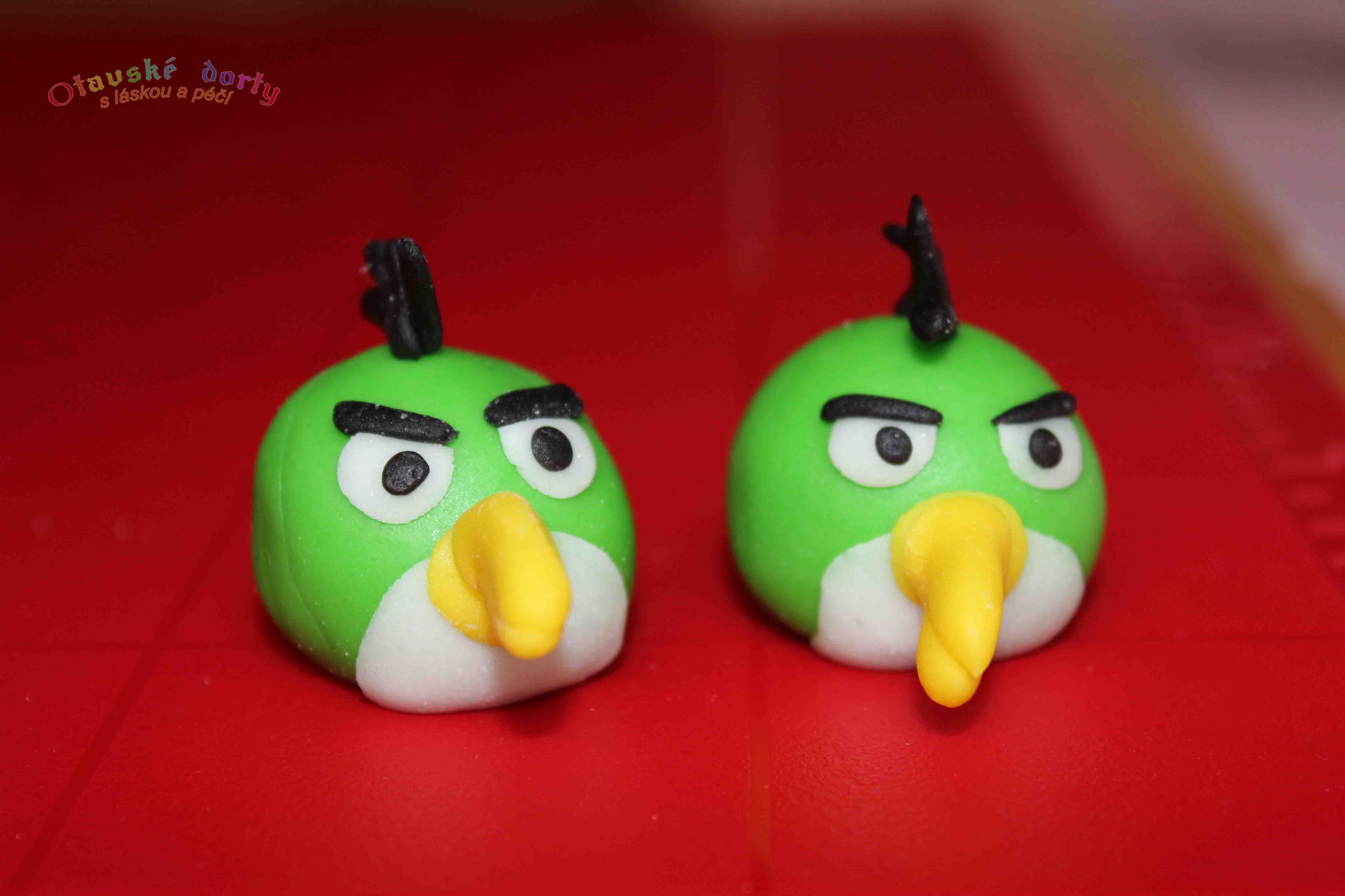 009_Angry_birds_SmartFlex_Opakující se bouře